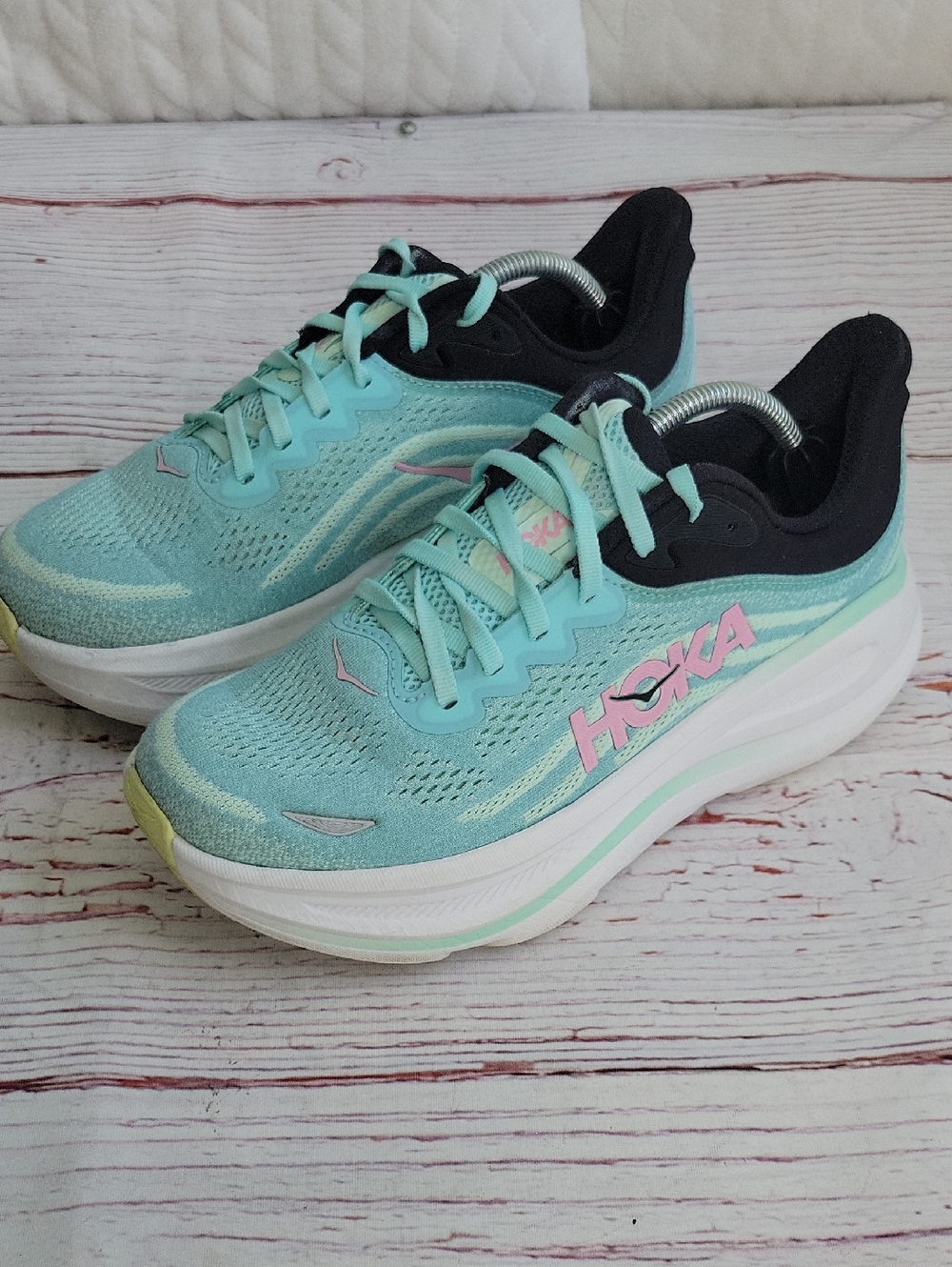 Hoka Bondi 9 Mint and Pink Women's Running Shoes Size 8.5 - Picture 6 of 8